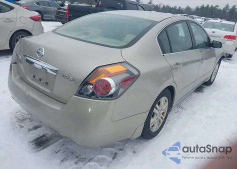 2010 Nissan Altima 2.5 S z USA, uszkodzony, nr VIN 1N4AL2AP1AC144097